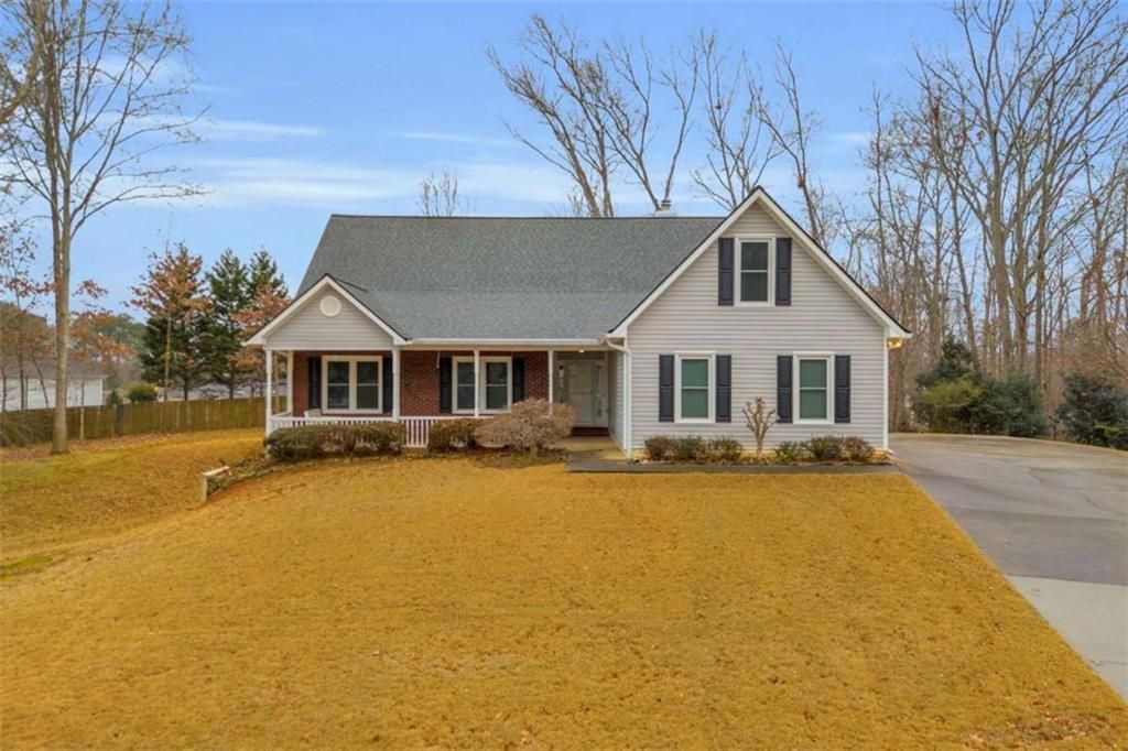 450 Charlyne Way, Dacula, GA 30019 Main Photo