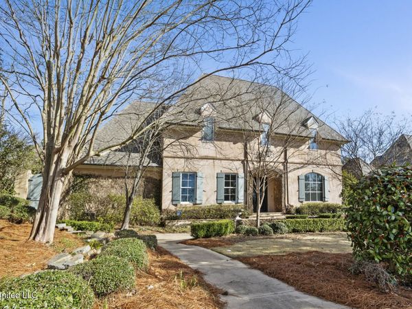 460 Saint Andrews Drive, Jackson, MS 39211