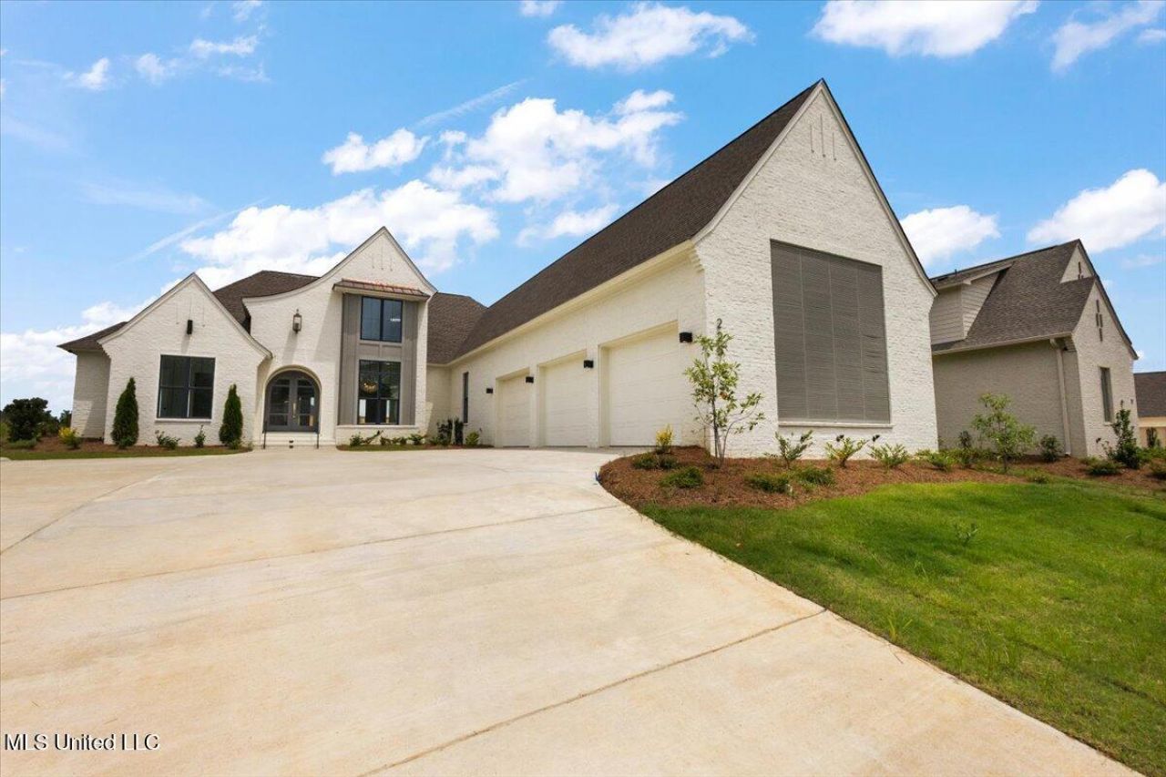 225 Parke Drive, Ridgeland, MS 39157 Main Photo