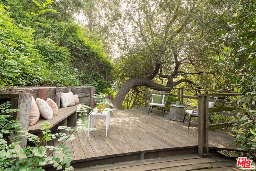 2640 N Commonwealth Avenue, Los Angeles, CA 90027 Main Photo