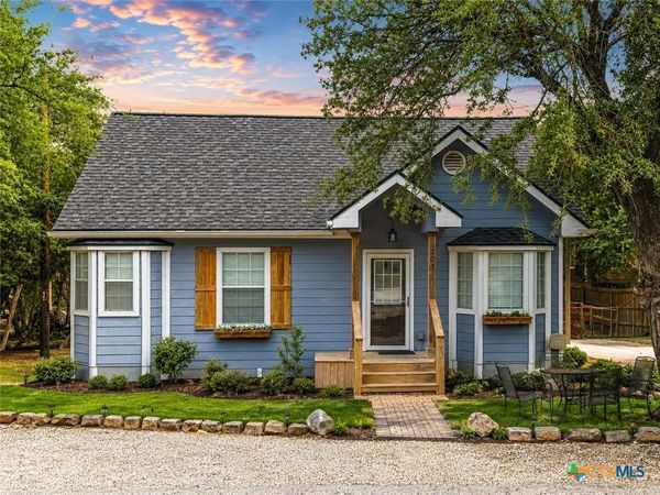 205 Woodridge, Canyon Lake, TX 78133