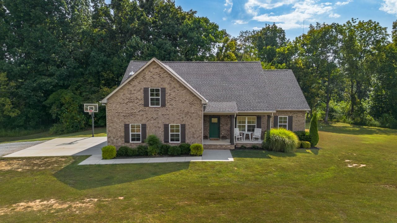 9611 Cross Plains Rd, White House, TN 37188 Main Photo