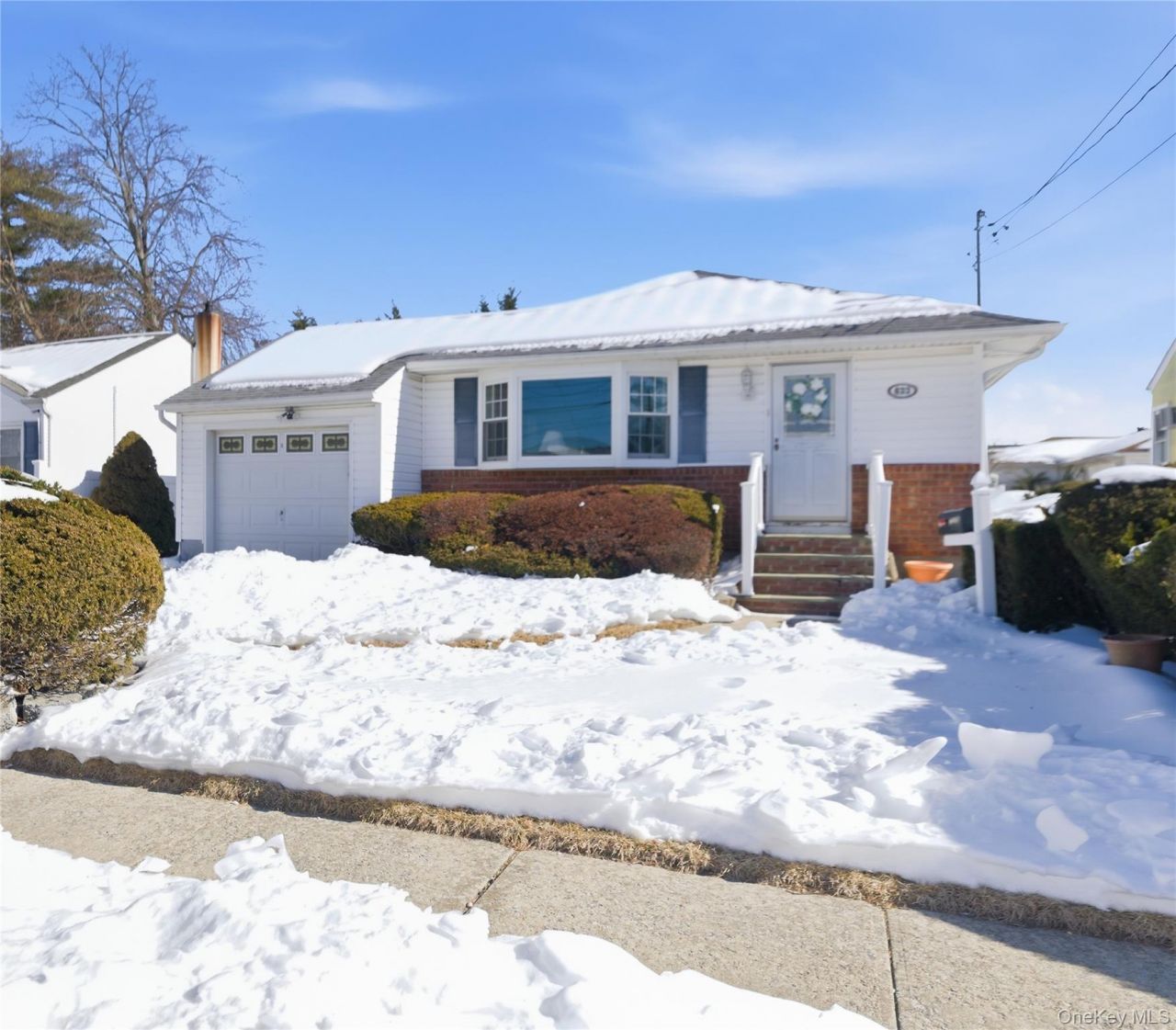 633 Evelyn Avenue, East Meadow, NY 11554 Main Photo