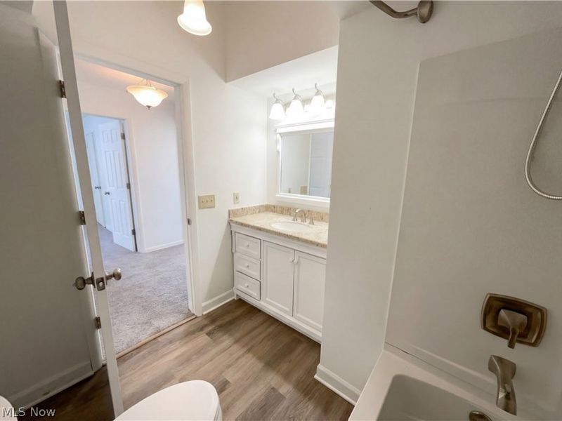 28095 Bassett Road, Westlake, OH 44145 Photo 10