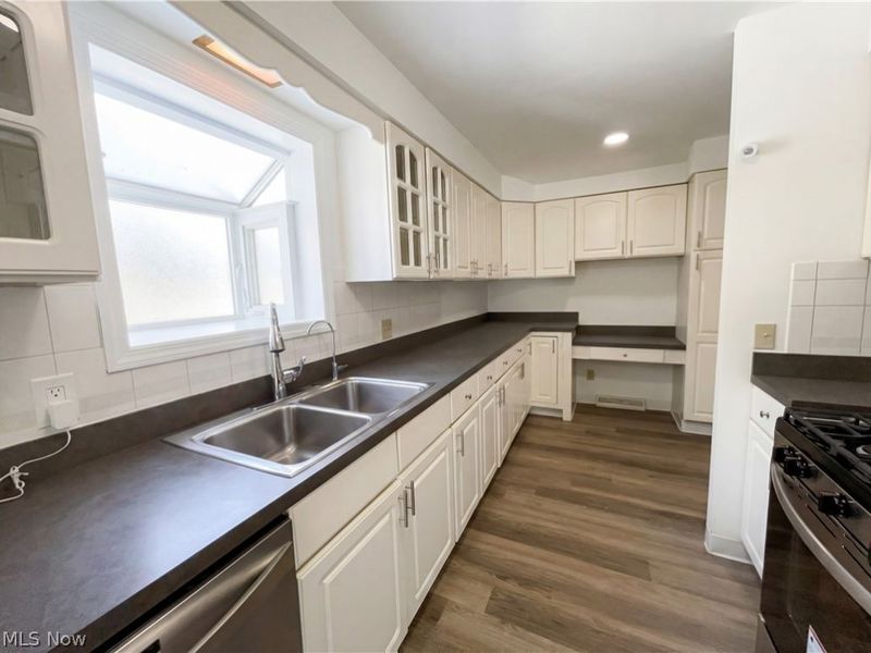 28095 Bassett Road, Westlake, OH 44145 Photo 7