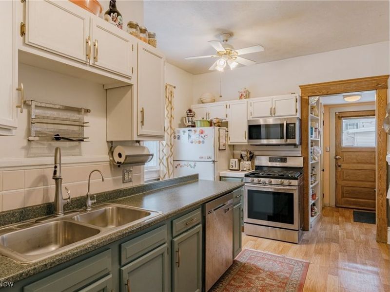 100 Corson Avenue, Akron, OH 44302 Photo 13