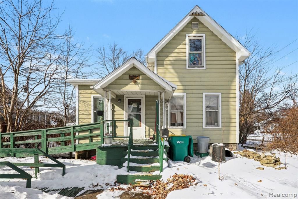 402 S 5th Street, Saint Clair, MI 48079 Main Photo