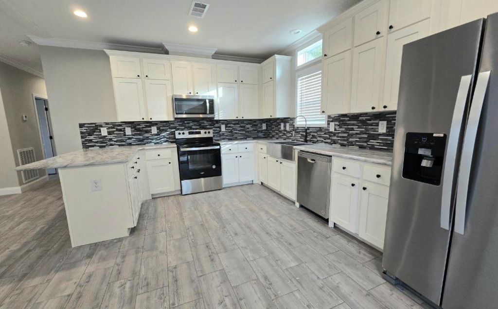 1809 NE Pine Avenue , Steinhatchee, FL 32359 Photo