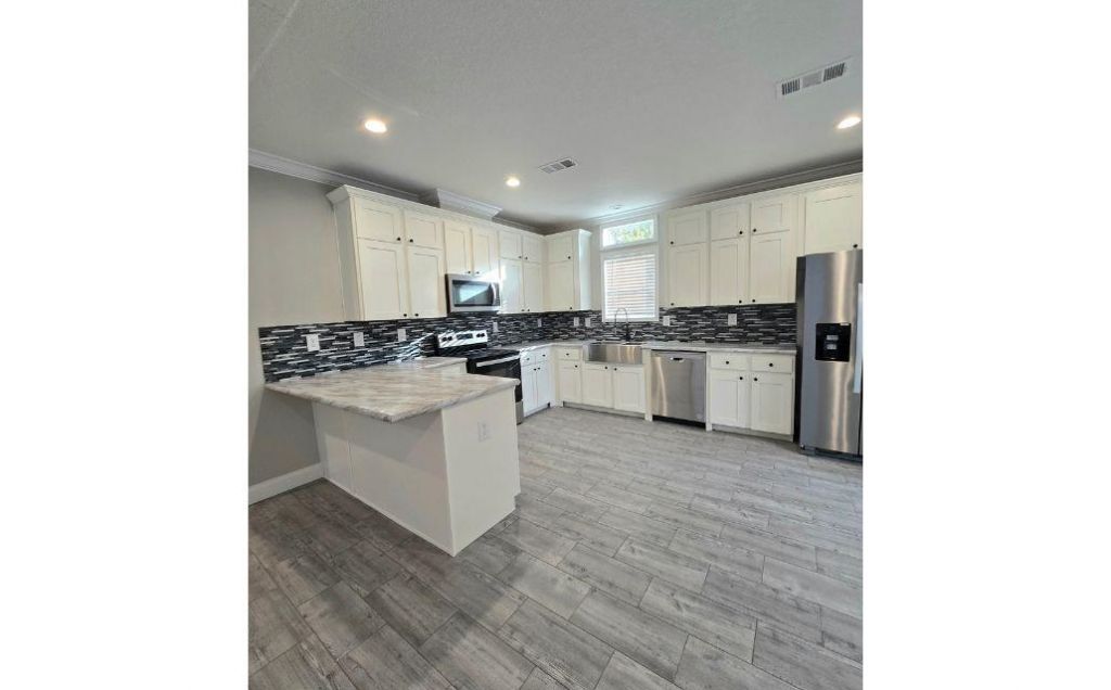 1809 NE Pine Avenue , Steinhatchee, FL 32359 Photo