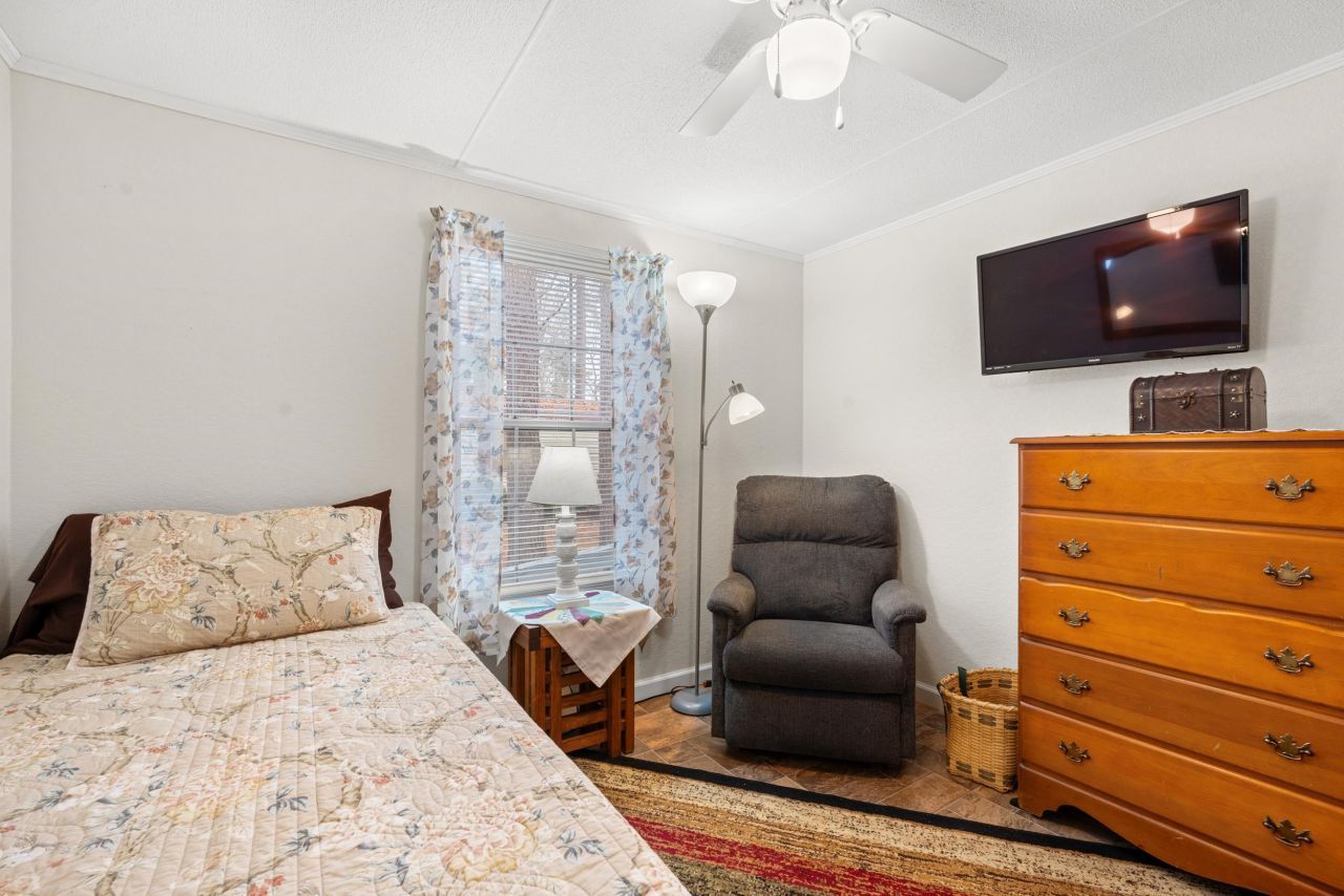 9446 Greenwing Dr. Photo 20