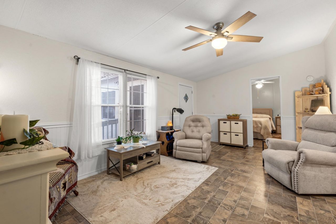 9446 Greenwing Dr. Photo 6