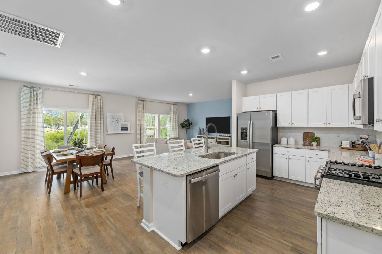 1149 Tibetan St. Photo 16