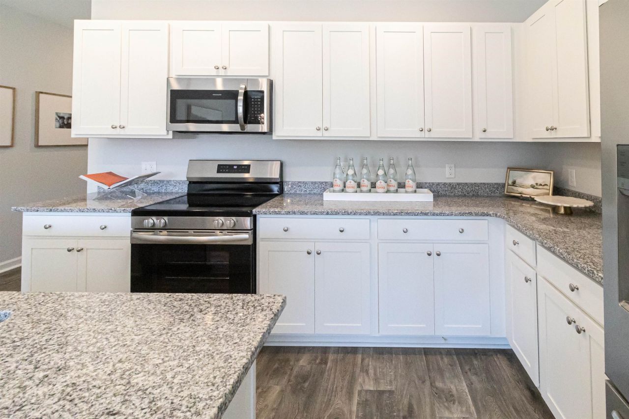 1149 Tibetan St. Photo 20