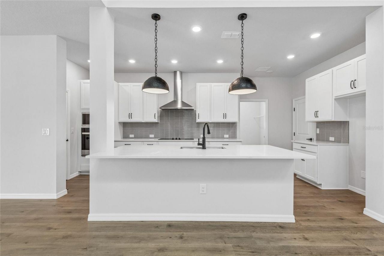 626 Kingswood Court, Bradenton, FL 34212 Photo