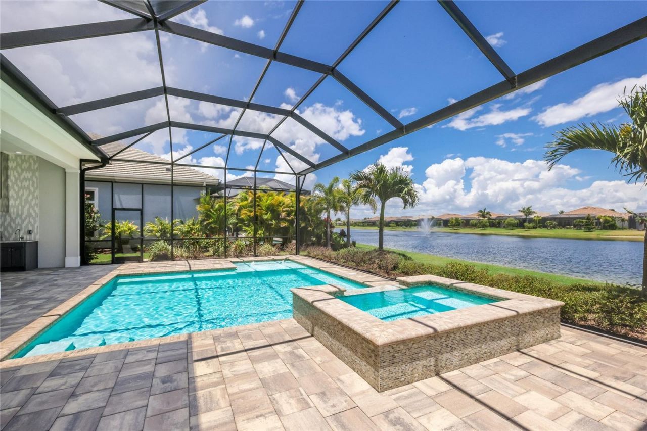 8249 Pavia Way, Lakewood Ranch, FL 34202 Photo