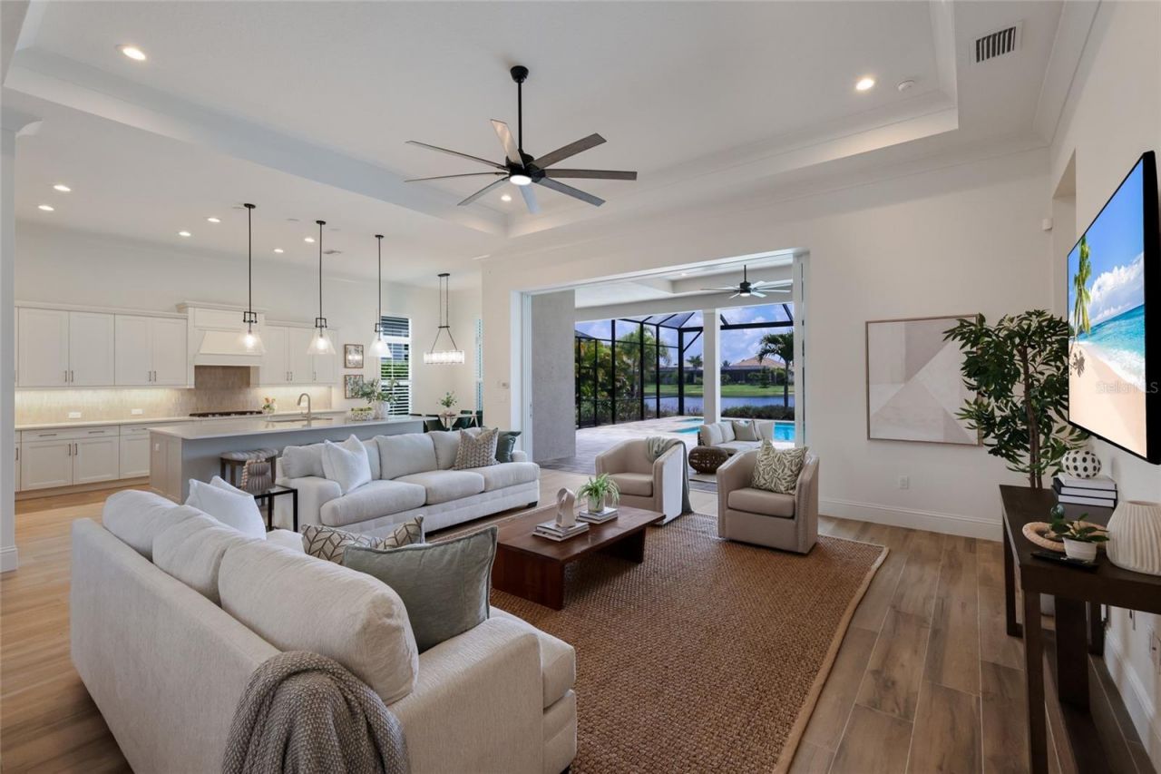 8249 Pavia Way, Lakewood Ranch, FL 34202 Photo
