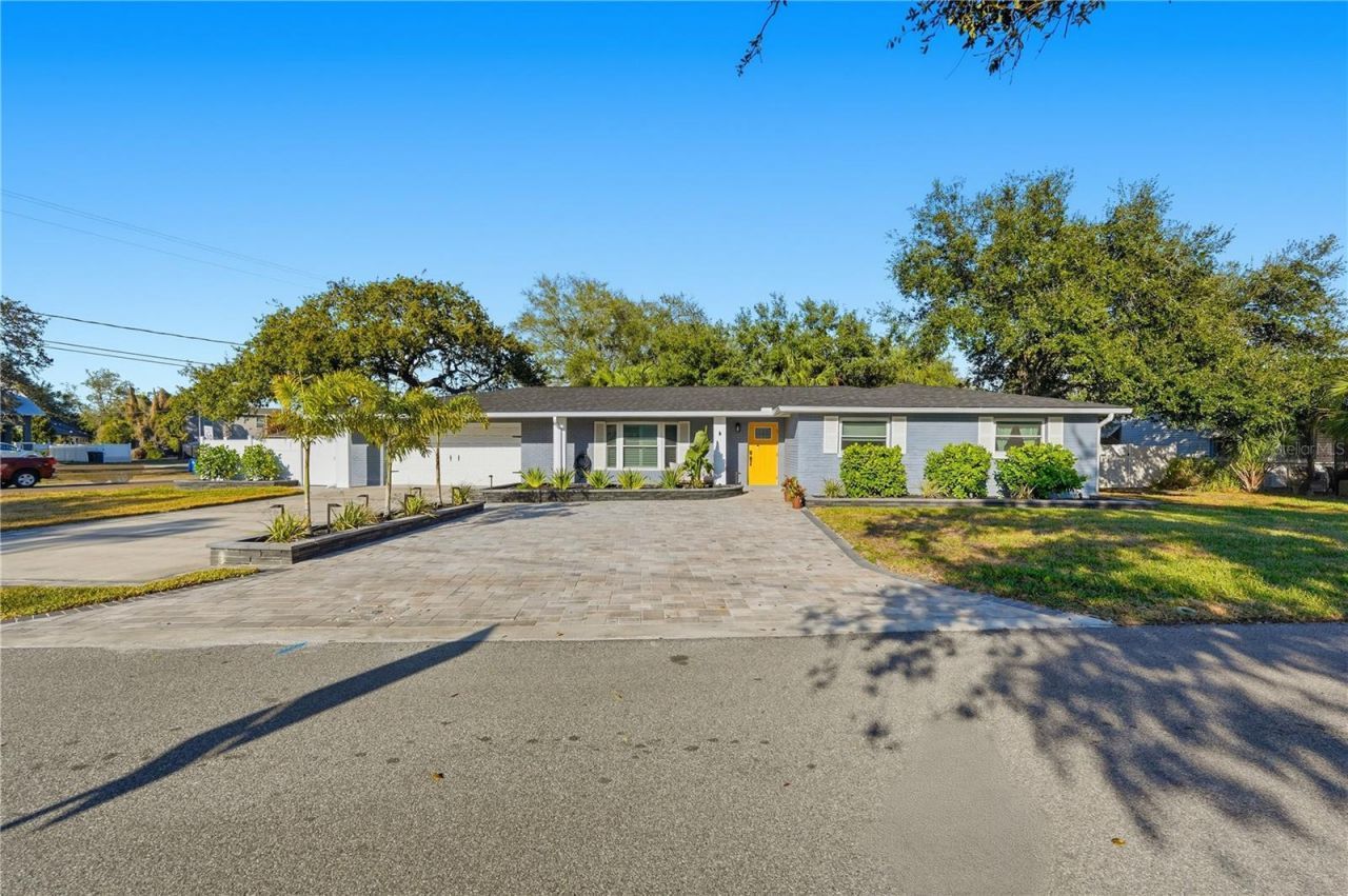 6302 S Selbourne Avenue, Tampa, FL 33611 Main Photo