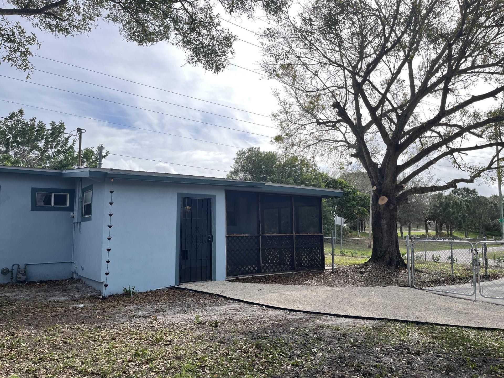 202 Southern Ave, Fort Pierce, FL 34950 Photo