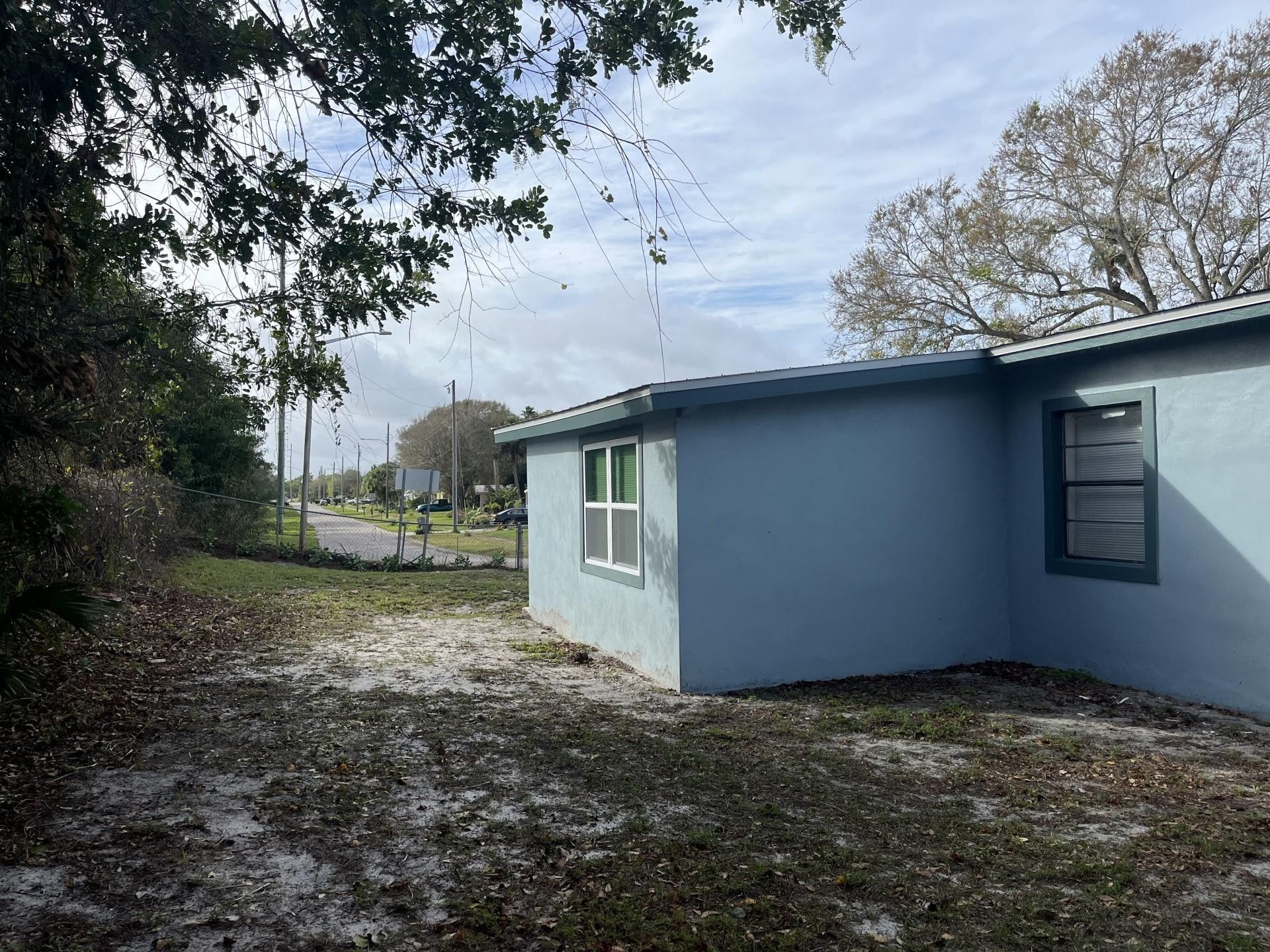 202 Southern Ave, Fort Pierce, FL 34950 Photo