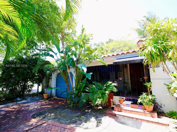655 NE 82nd St, Miami, FL 33138