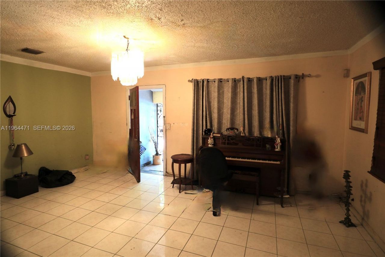 655 NE 82nd St, Miami, FL 33138 Photo