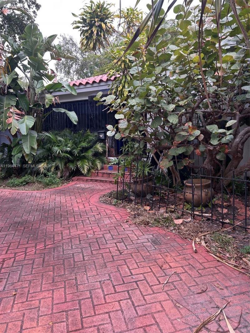 655 NE 82nd St, Miami, FL 33138 Photo