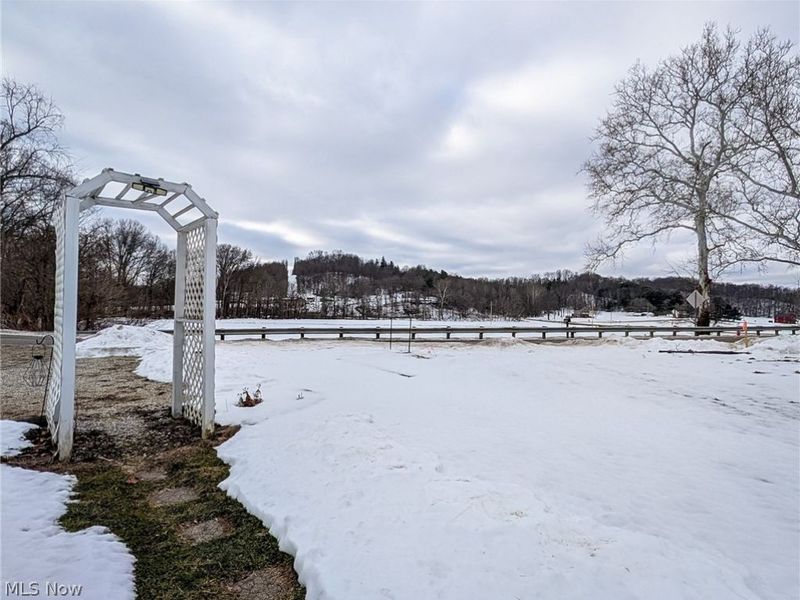 10748 State Route 258 SE, Uhrichsville, OH 44683 Photo 5