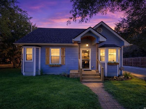 205 Woodridge, Canyon Lake, TX 78133