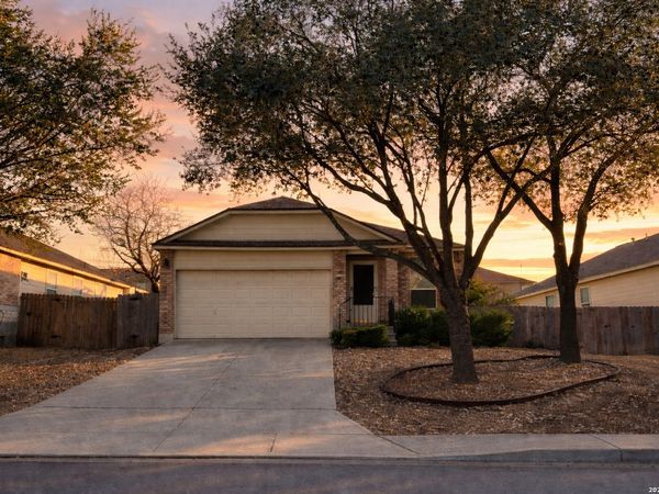 10354 Oakwood Crest, San Antonio, TX 78245