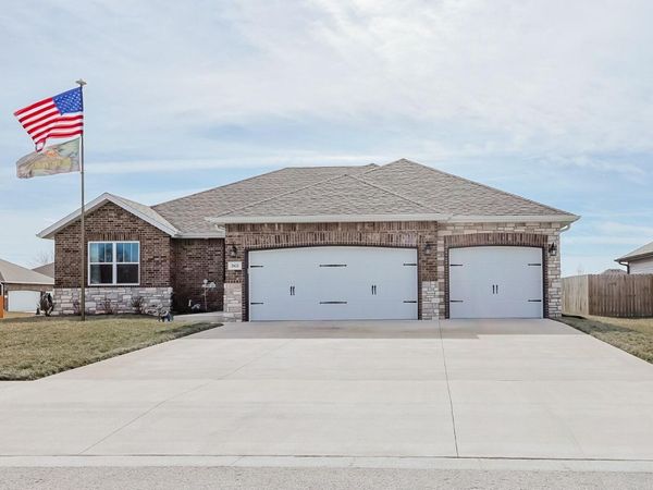 2822 E Bradford Street, Republic, MO 65738