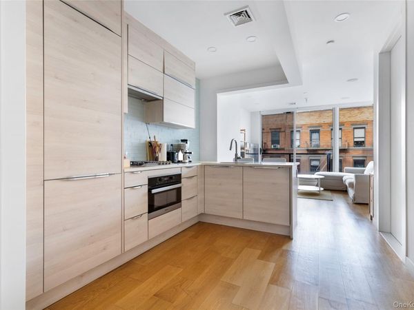 310 W 114th Street , Unit 7, New York (Manhattan), NY 10026