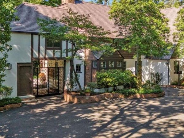 9 Beacon Hill Road , Port Washington, NY 11050