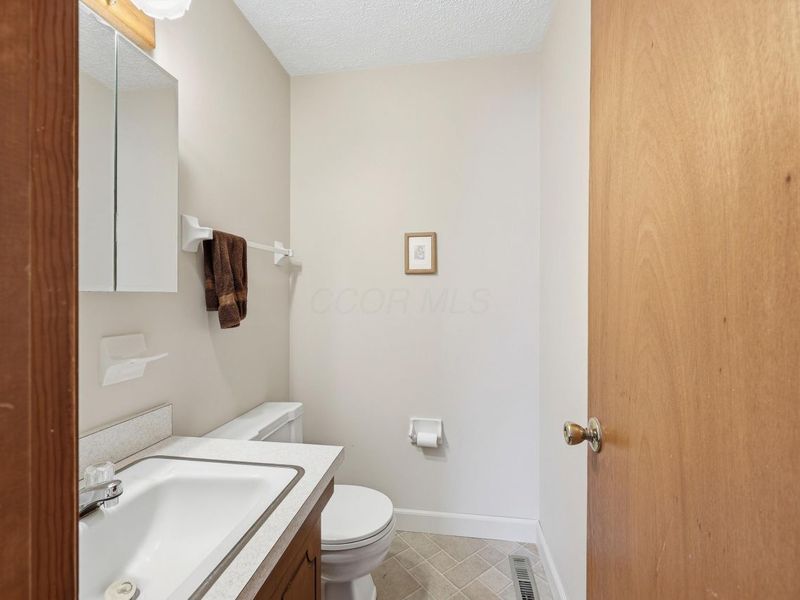 790 Brookdale Drive, West Jefferson, OH 43162 Photo 15