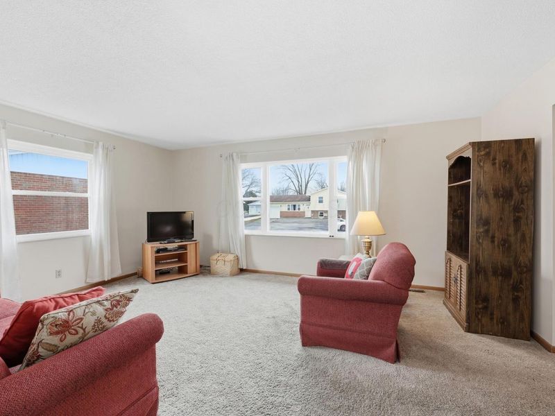 790 Brookdale Drive, West Jefferson, OH 43162 Photo 6