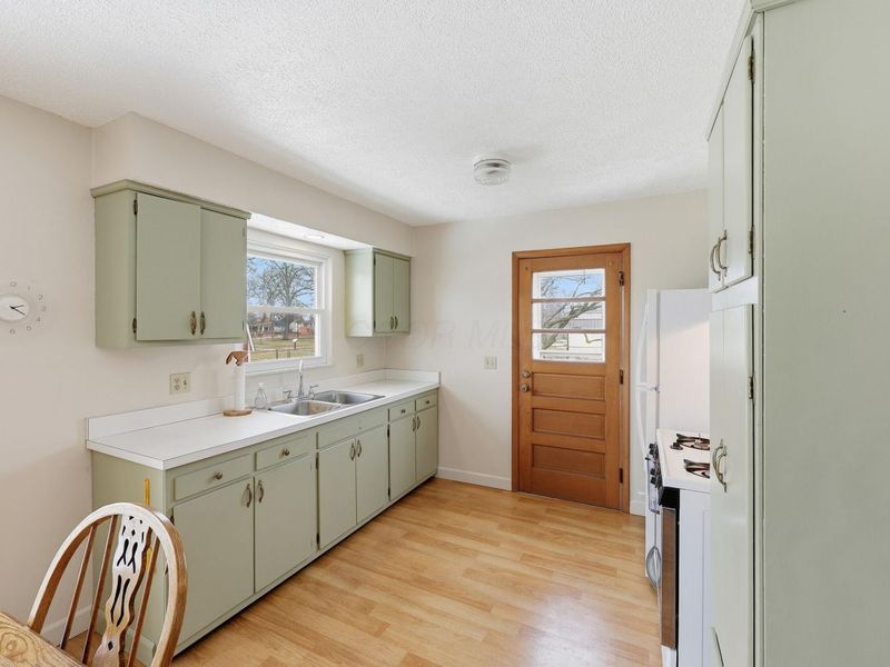 790 Brookdale Drive, West Jefferson, OH 43162 Photo 9