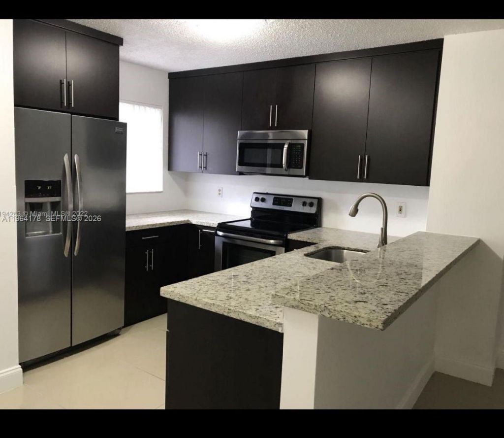 8730 N Sherman Cir, Unit 302, Miramar, FL 33025 Photo