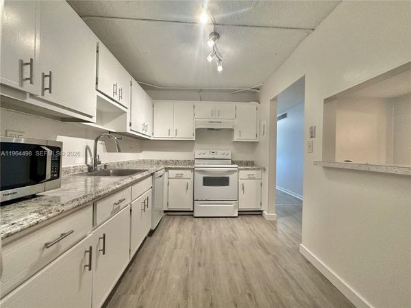 1470 NE 125th Ter, Unit 210, North Miami, FL 33161