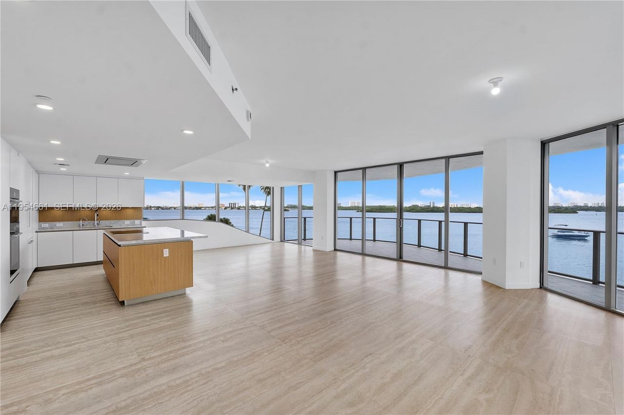 1135 103rd St #401 , Bay Harbor Islands, FL 33154 Photo