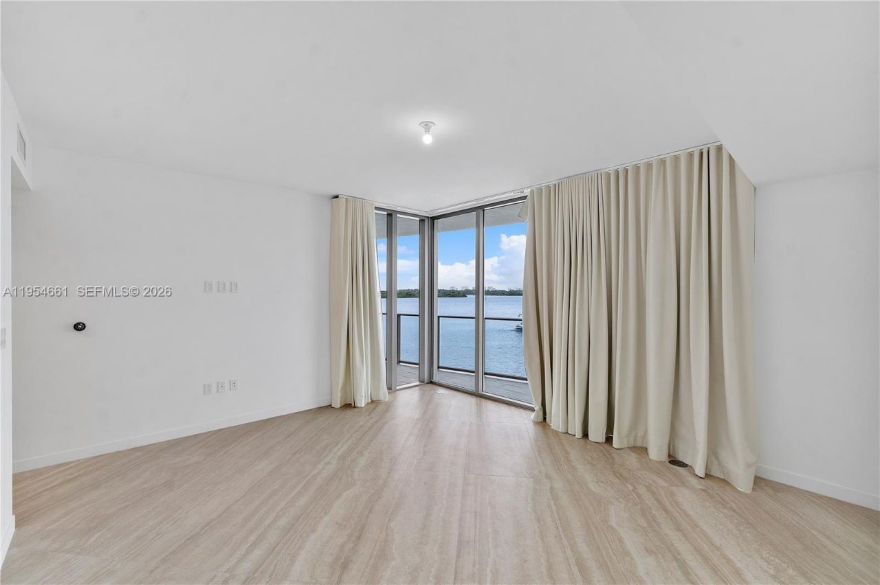 1135 103rd St #401 , Bay Harbor Islands, FL 33154 Photo