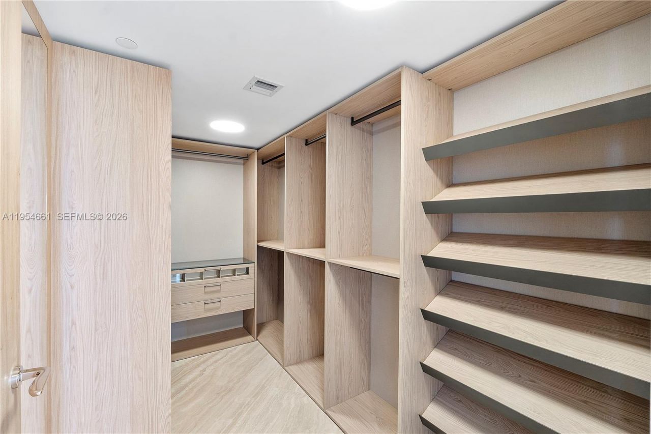 1135 103rd St #401 , Bay Harbor Islands, FL 33154 Photo