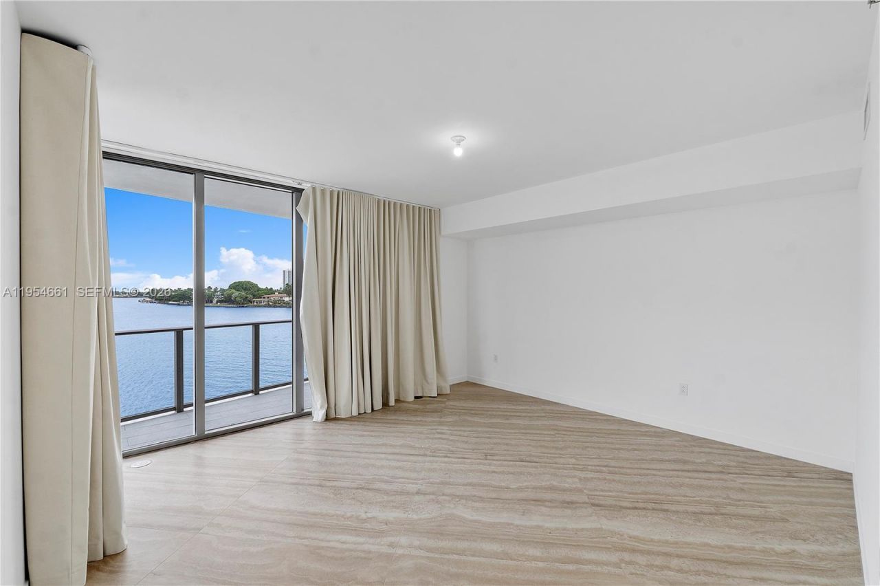 1135 103rd St #401 , Bay Harbor Islands, FL 33154 Photo