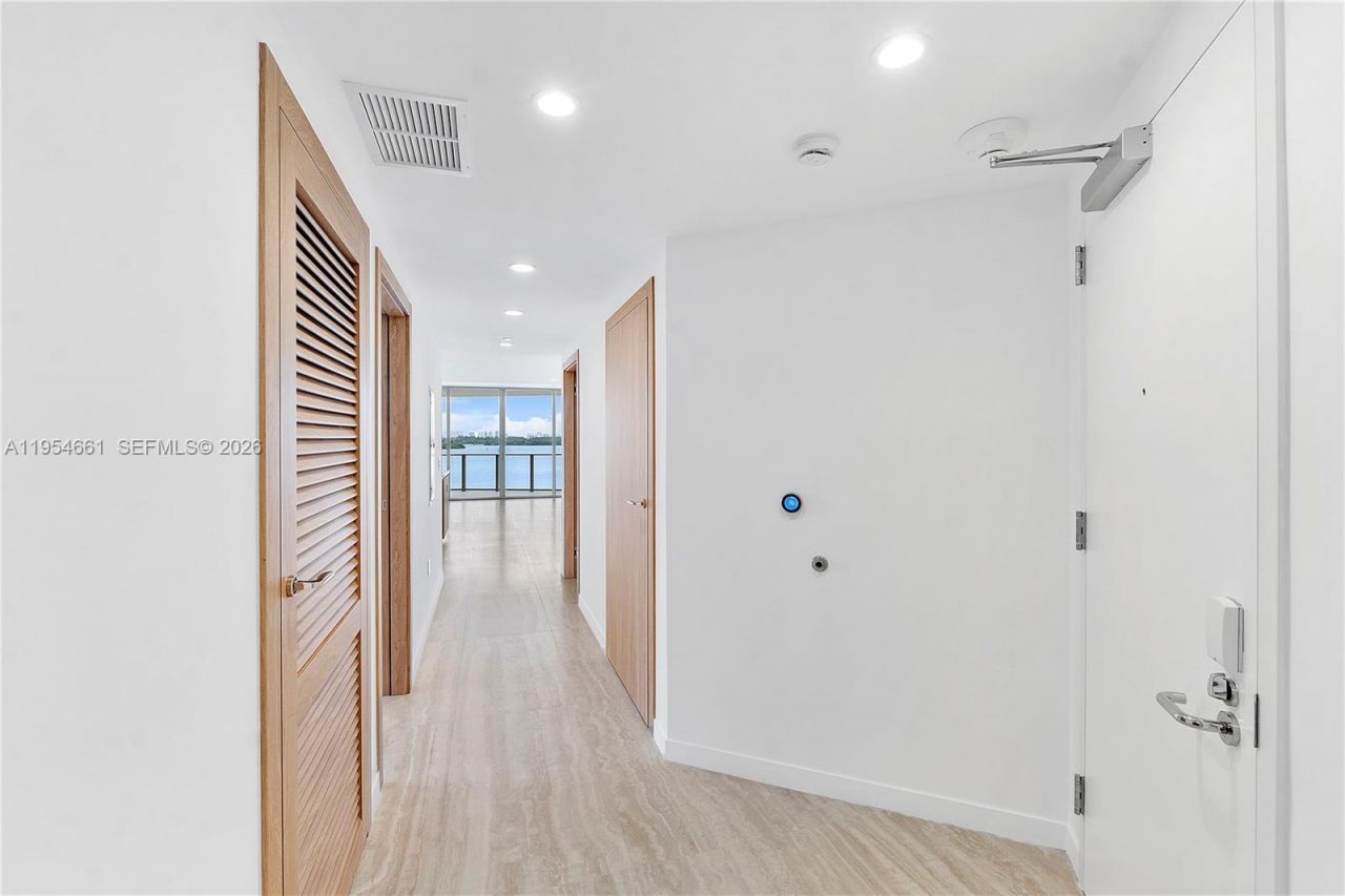 1135 103rd St #401 , Bay Harbor Islands, FL 33154 Photo