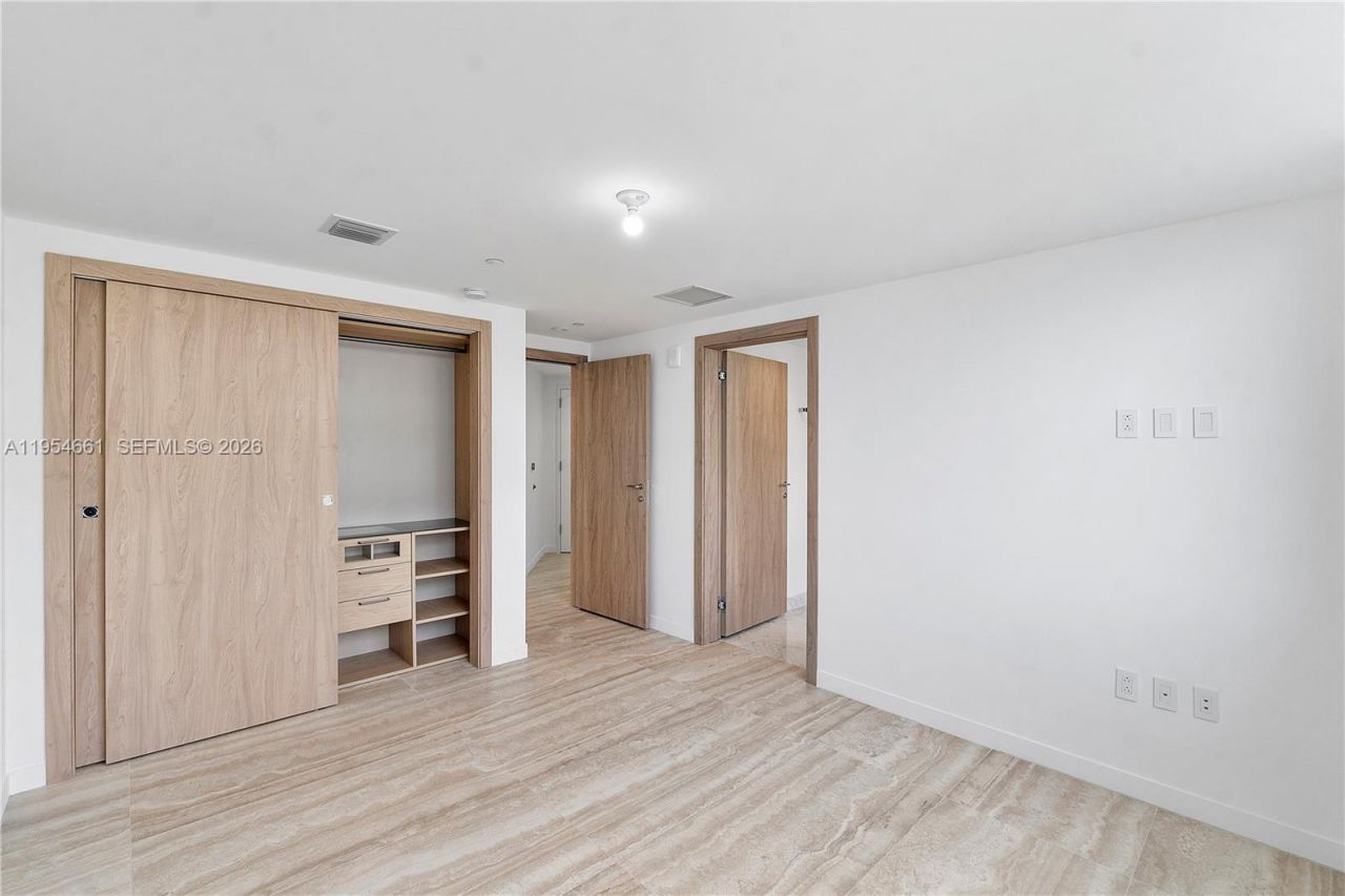 1135 103rd St #401 , Bay Harbor Islands, FL 33154 Photo