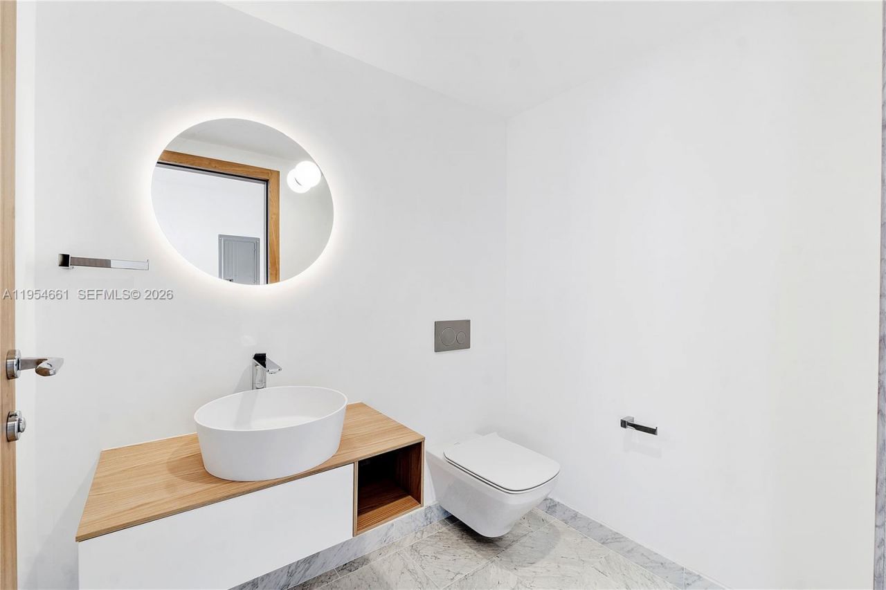 1135 103rd St #401 , Bay Harbor Islands, FL 33154 Photo