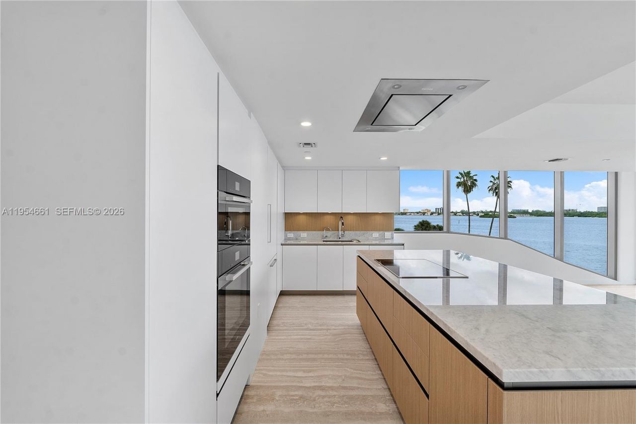 1135 103rd St #401 , Bay Harbor Islands, FL 33154 Photo