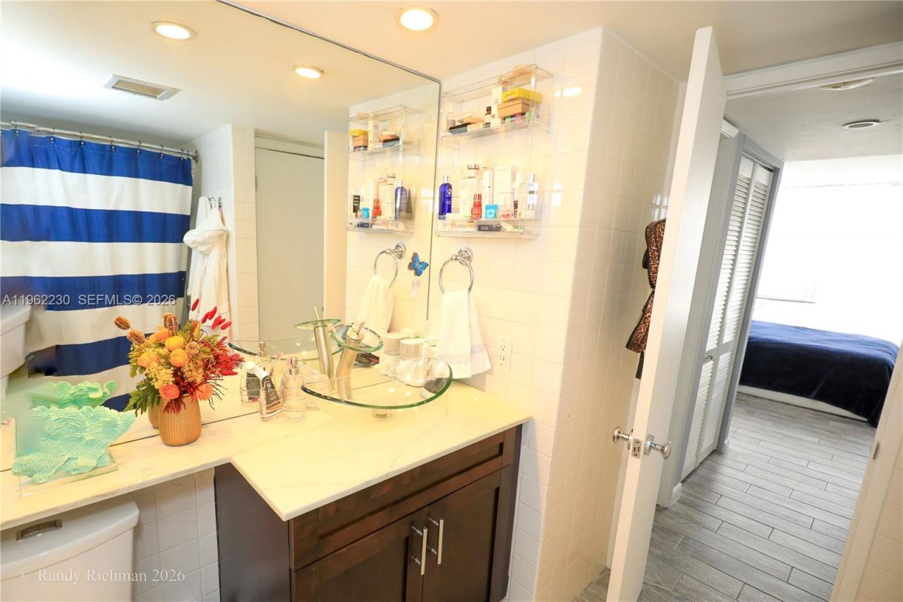 600 NE 36th St, Unit 1905, Miami, FL 33137 Photo