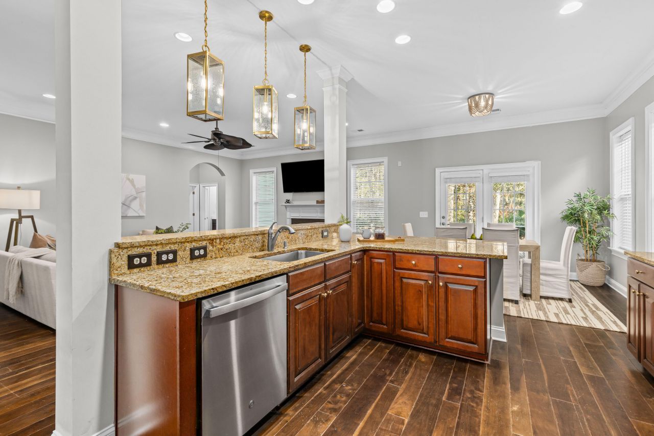 1753 Wellstead Street Photo 17