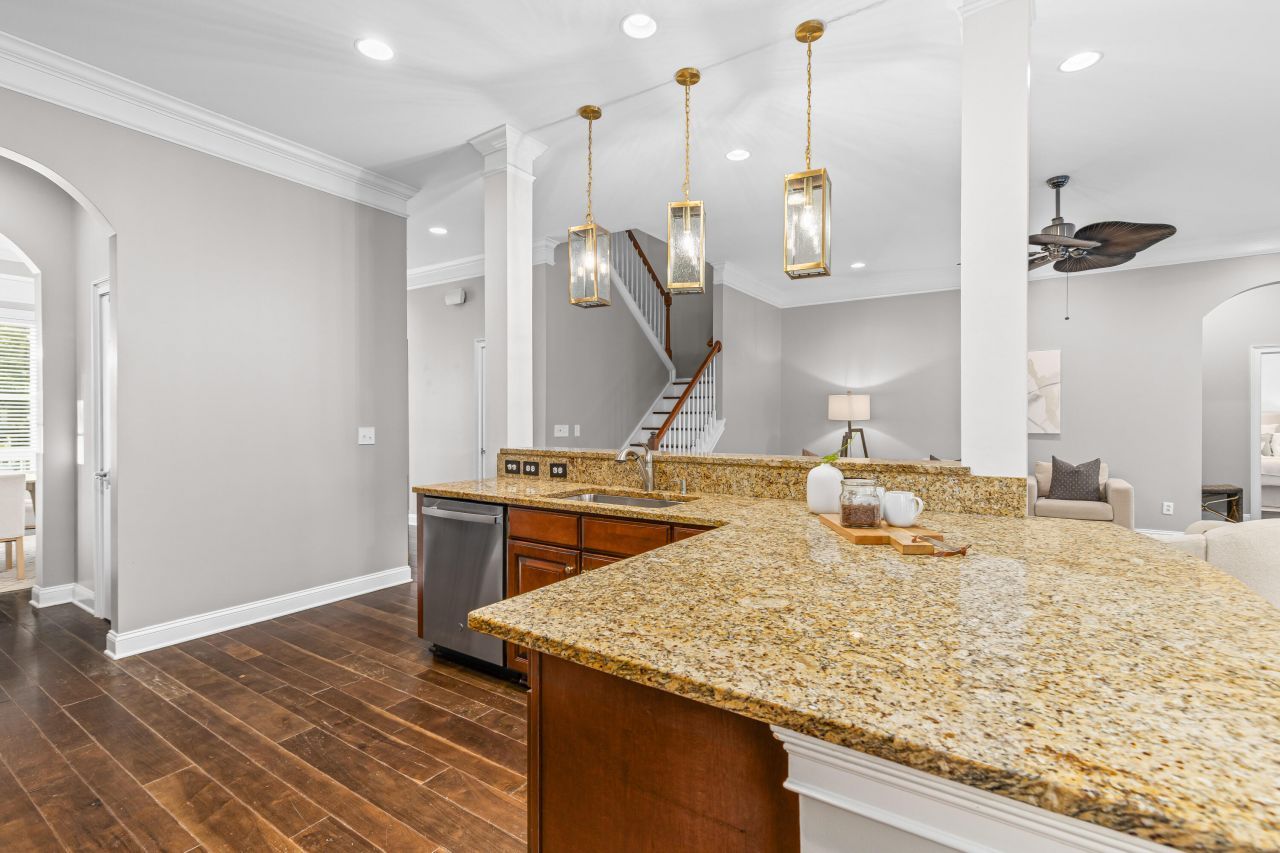 1753 Wellstead Street Photo 19