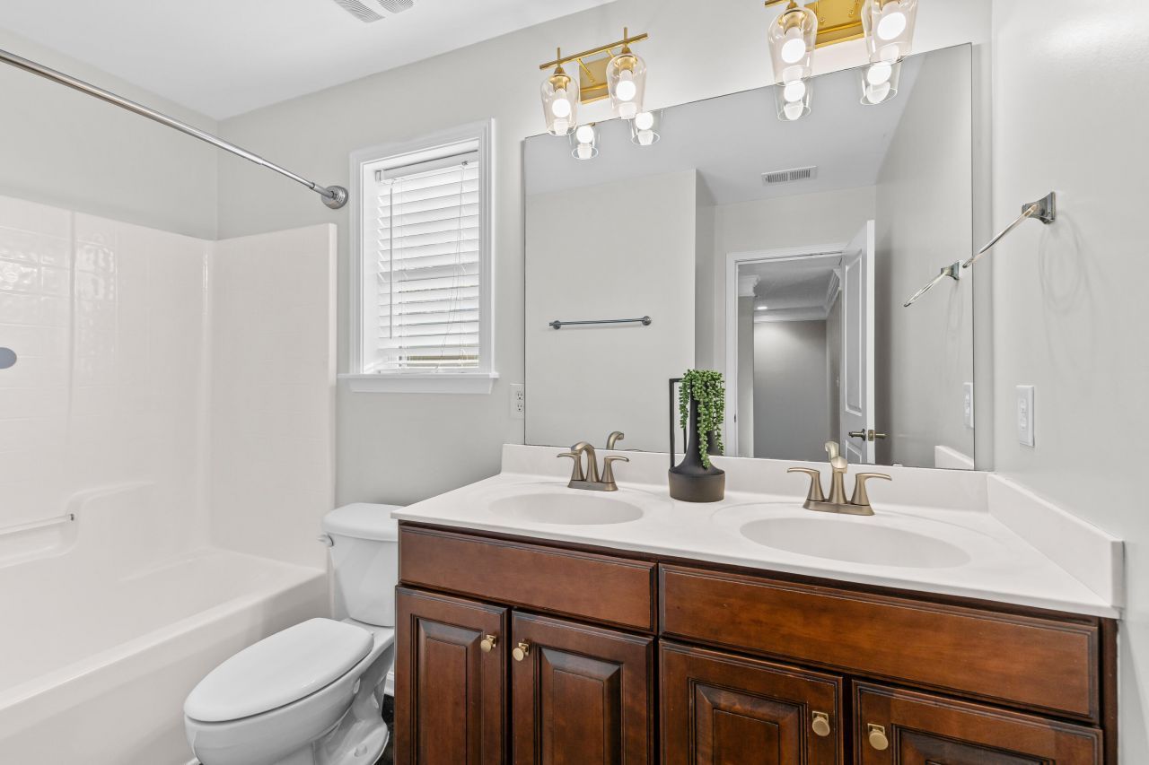 1753 Wellstead Street Photo 43