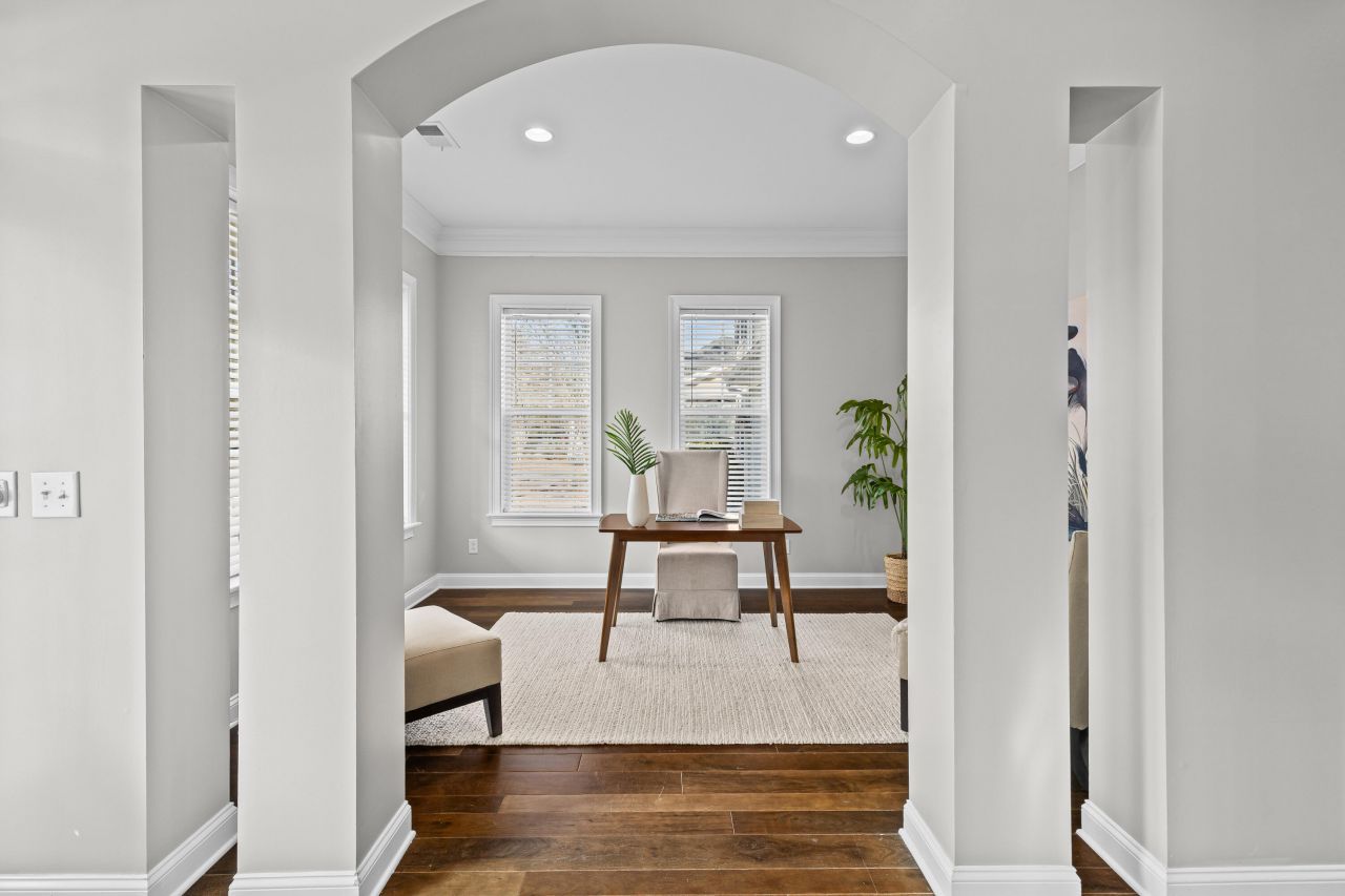 1753 Wellstead Street Photo 9